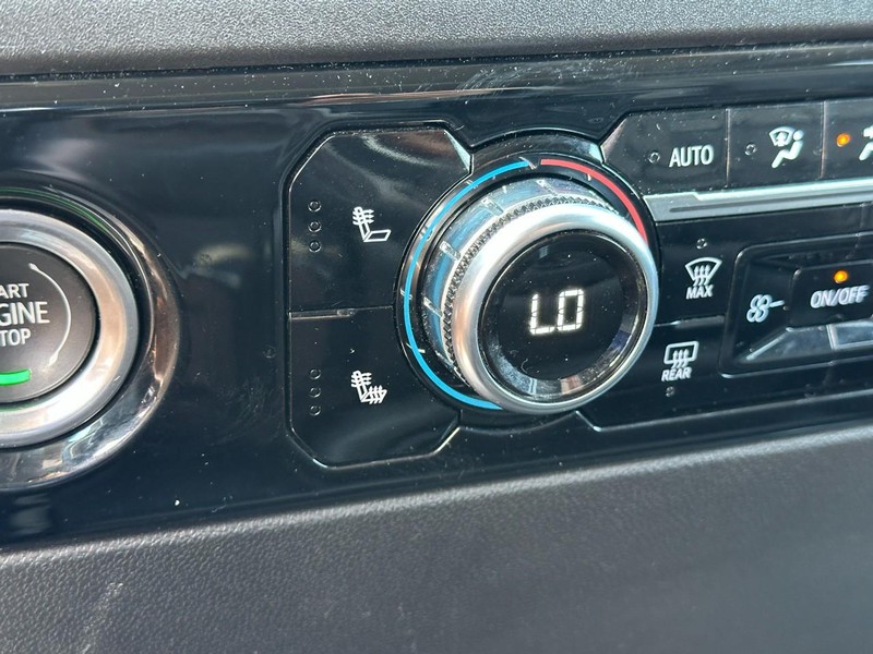 GMC Sierra 1500 Vehicle Full-screen Gallery Image 22