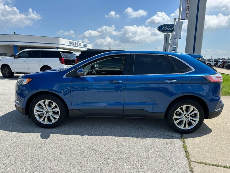 Ford Edge Vehicle Full-screen Gallery Image 2