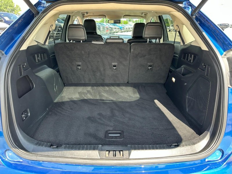 Ford Edge Vehicle Full-screen Gallery Image 5