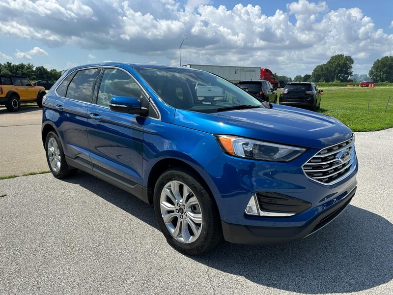 Ford Edge Vehicle Full-screen Gallery Image 8