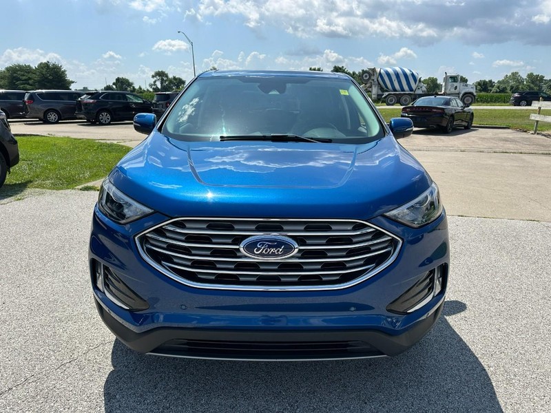 Ford Edge Vehicle Full-screen Gallery Image 9