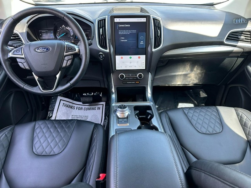 Ford Edge Vehicle Full-screen Gallery Image 11