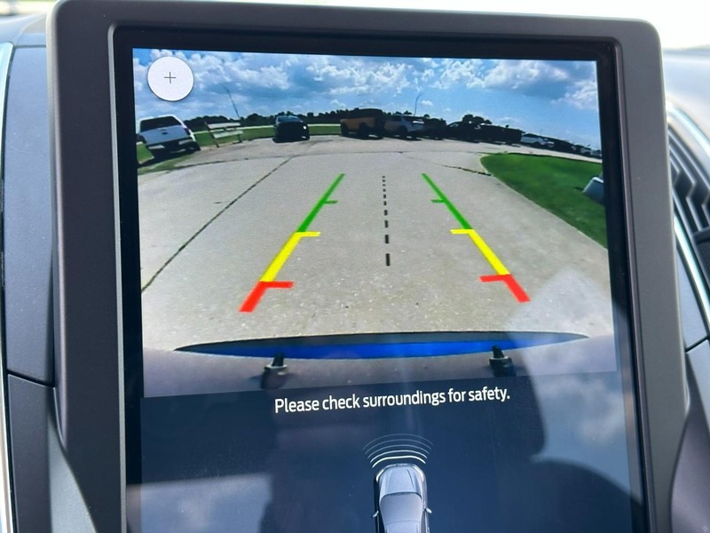 Ford Edge Vehicle Full-screen Gallery Image 22