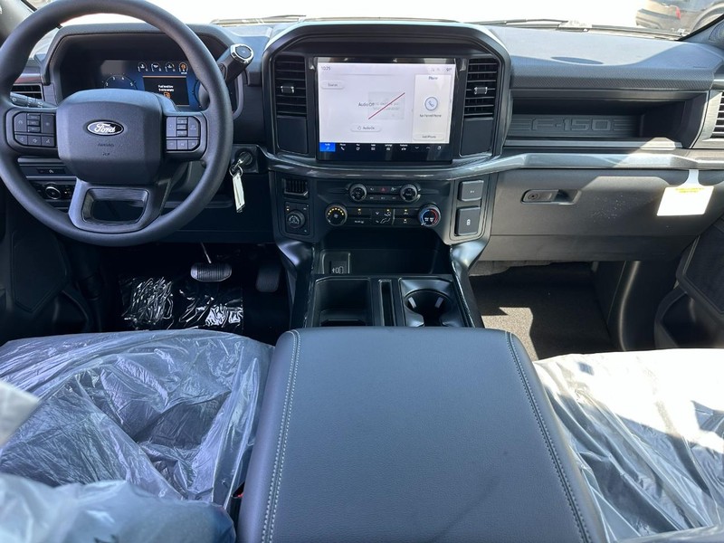 Ford F-150 Vehicle Full-screen Gallery Image 5