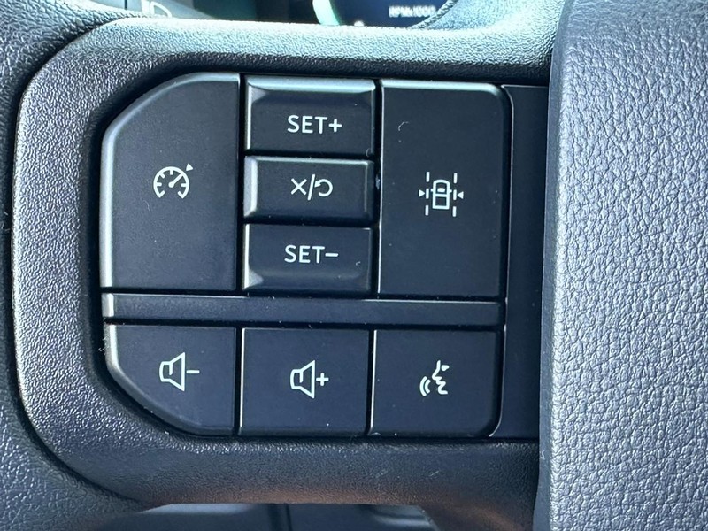 Ford F-150 Vehicle Full-screen Gallery Image 10