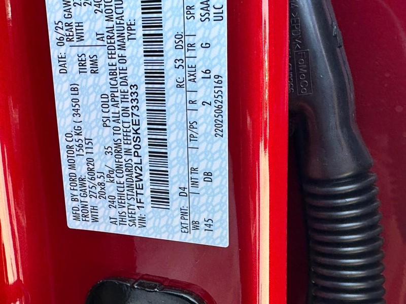 Ford F-150 Vehicle Full-screen Gallery Image 14