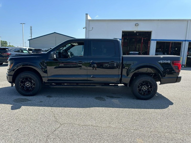 Ford F-150 Vehicle Full-screen Gallery Image 2