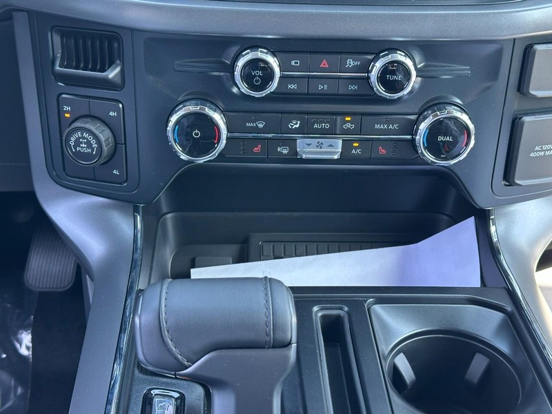 Ford F-150 Vehicle Full-screen Gallery Image 8