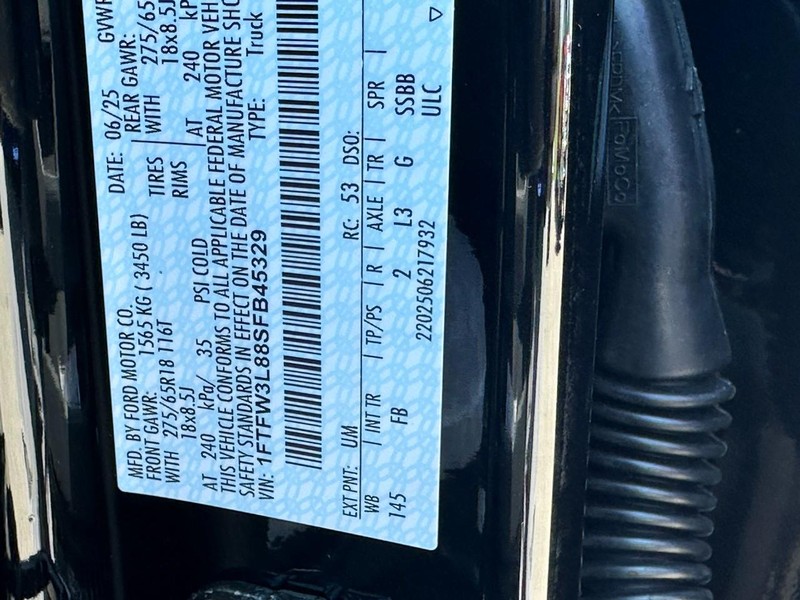 Ford F-150 Vehicle Full-screen Gallery Image 16