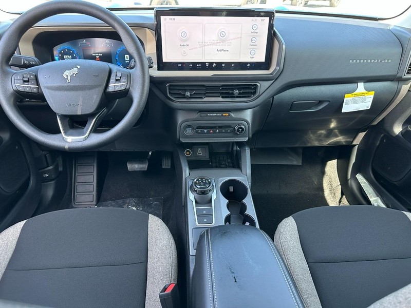 Ford Bronco Sport Vehicle Full-screen Gallery Image 5