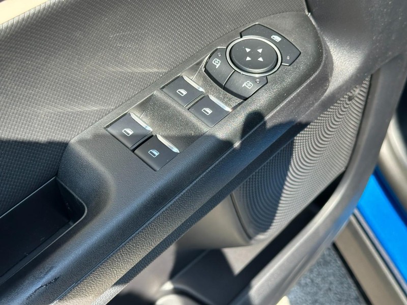 Ford Bronco Sport Vehicle Full-screen Gallery Image 9