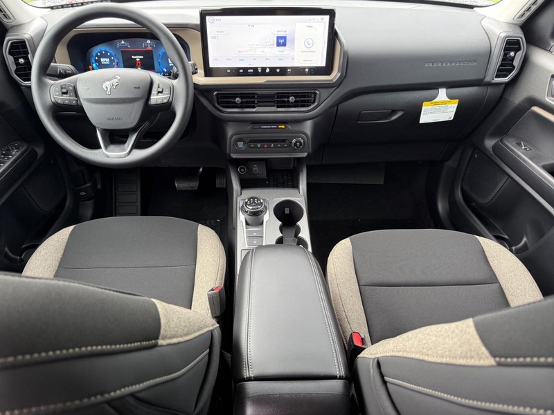 Ford Bronco Sport Vehicle Full-screen Gallery Image 6