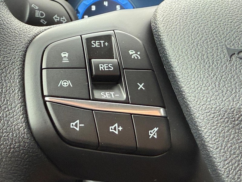 Ford Bronco Sport Vehicle Full-screen Gallery Image 8