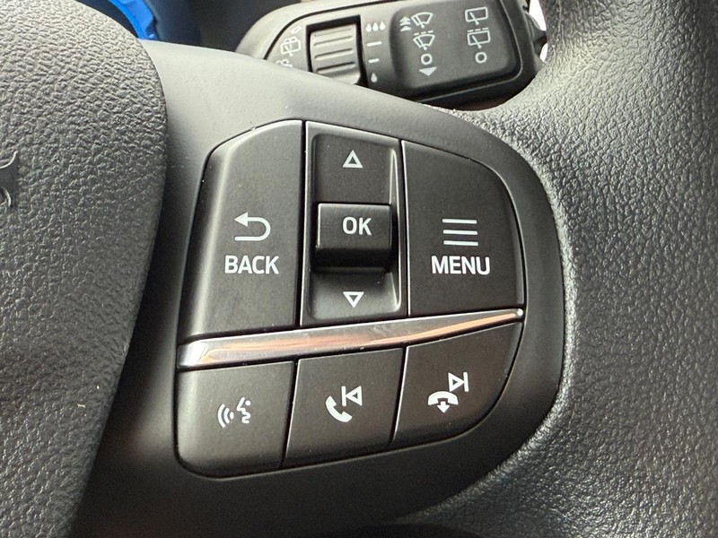 Ford Bronco Sport Vehicle Full-screen Gallery Image 9