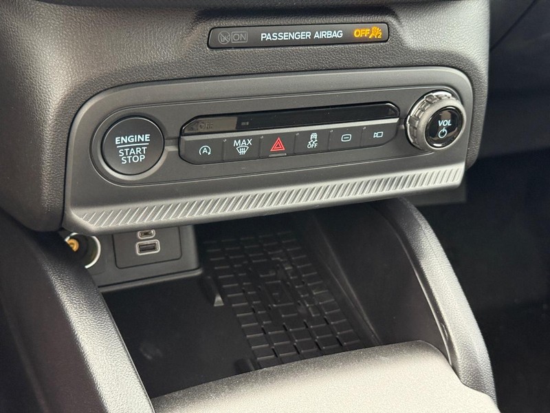 Ford Bronco Sport Vehicle Full-screen Gallery Image 12