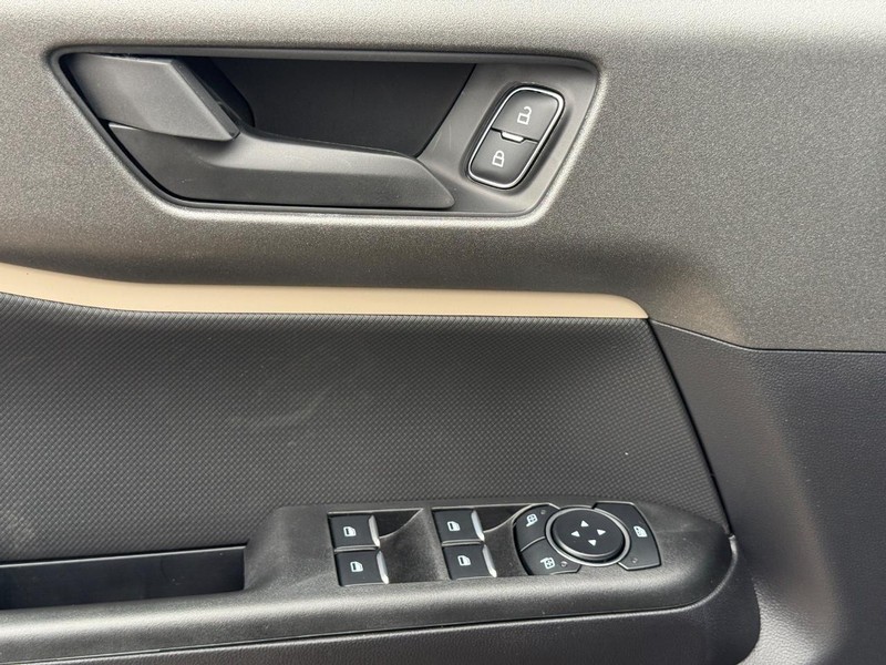 Ford Bronco Sport Vehicle Full-screen Gallery Image 16