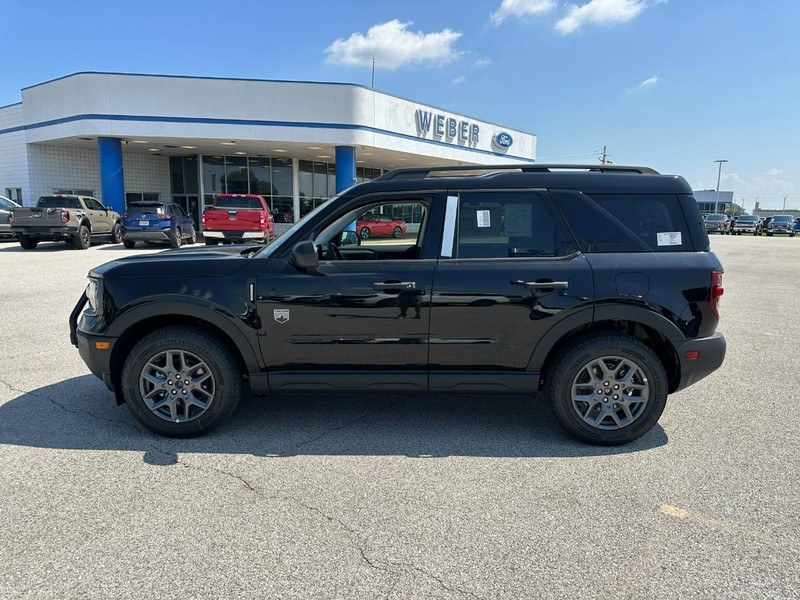 Ford Bronco Sport Vehicle Full-screen Gallery Image 2