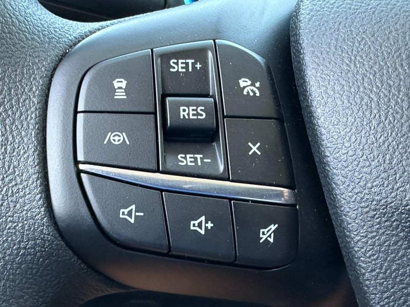 Ford Bronco Sport Vehicle Full-screen Gallery Image 11