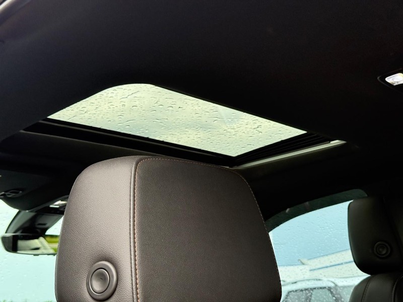 GMC Sierra 1500 Vehicle Full-screen Gallery Image 11