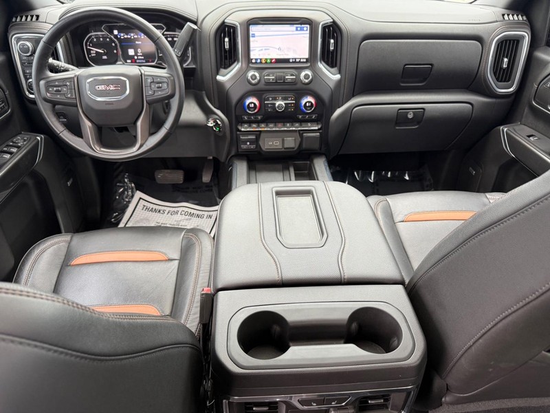 GMC Sierra 1500 Vehicle Full-screen Gallery Image 13