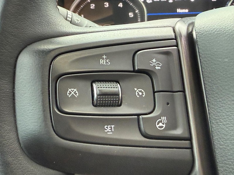 GMC Sierra 1500 Vehicle Full-screen Gallery Image 15