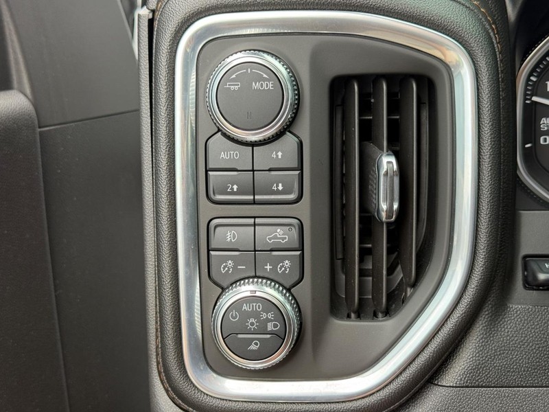 GMC Sierra 1500 Vehicle Full-screen Gallery Image 24