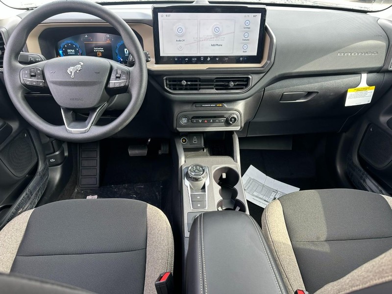 Ford Bronco Sport Vehicle Full-screen Gallery Image 5