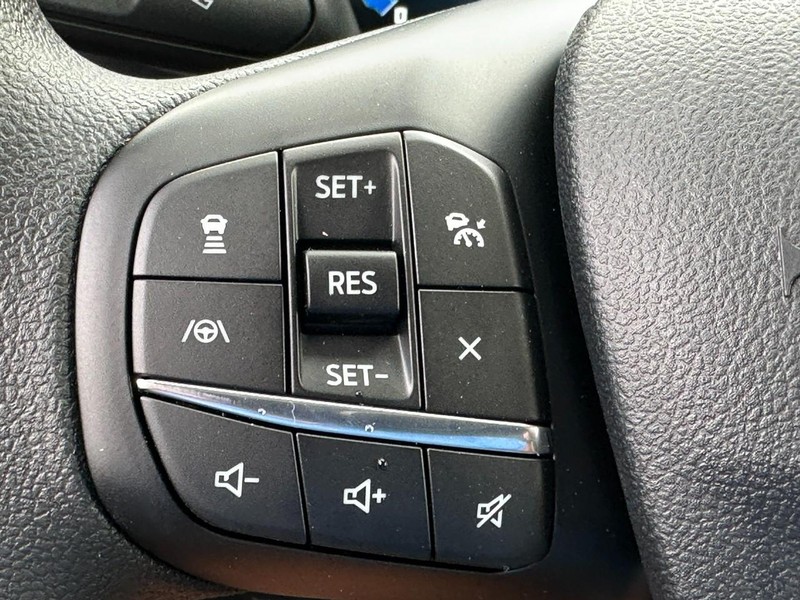 Ford Bronco Sport Vehicle Full-screen Gallery Image 11