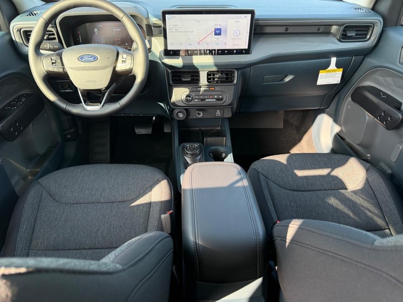 Ford Maverick Vehicle Full-screen Gallery Image 6