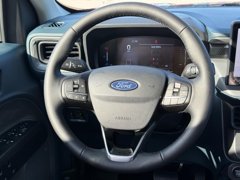 Ford Maverick Vehicle Full-screen Gallery Image 7