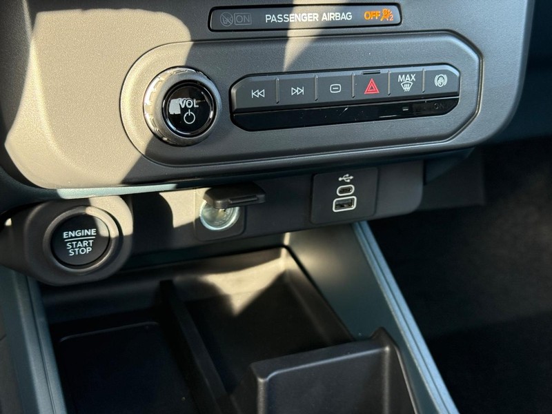 Ford Maverick Vehicle Full-screen Gallery Image 12