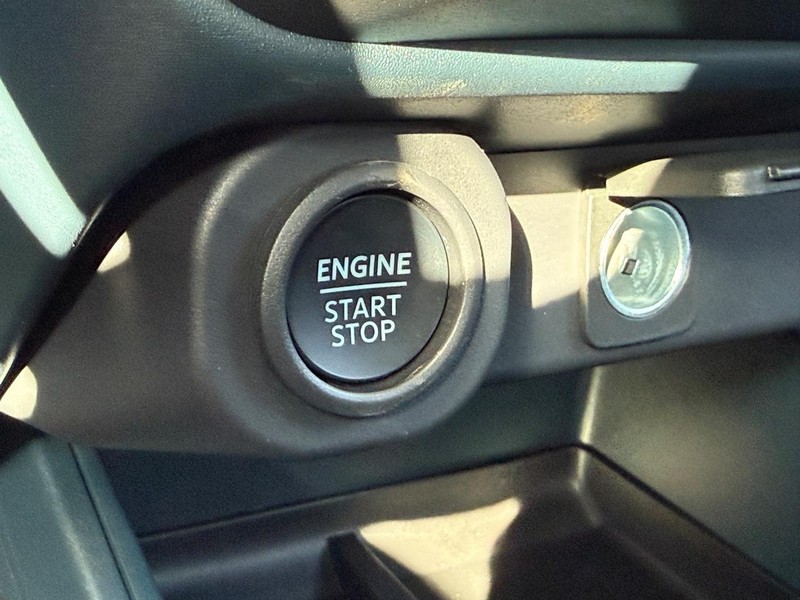 Ford Maverick Vehicle Full-screen Gallery Image 13