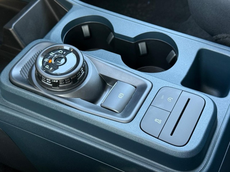 Ford Maverick Vehicle Full-screen Gallery Image 14