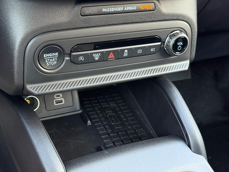 Ford Bronco Sport Vehicle Full-screen Gallery Image 11