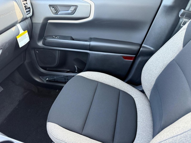 Ford Bronco Sport Vehicle Full-screen Gallery Image 13