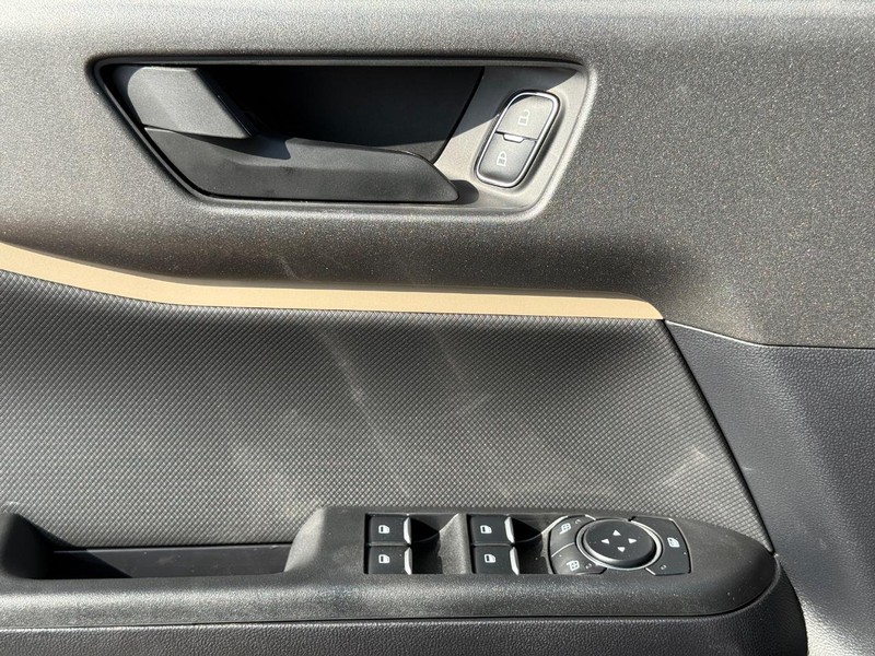 Ford Bronco Sport Vehicle Full-screen Gallery Image 14