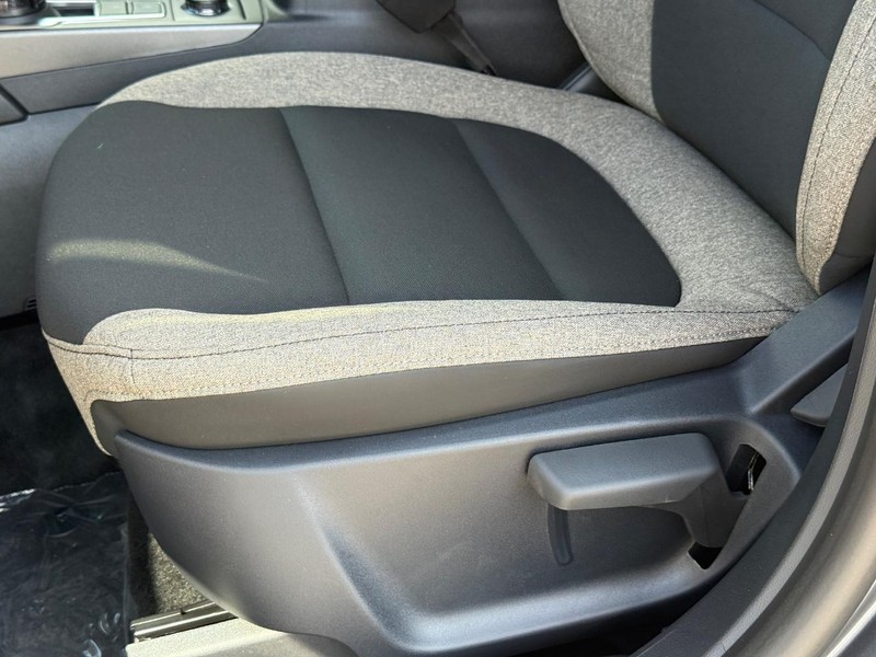 Ford Bronco Sport Vehicle Full-screen Gallery Image 15