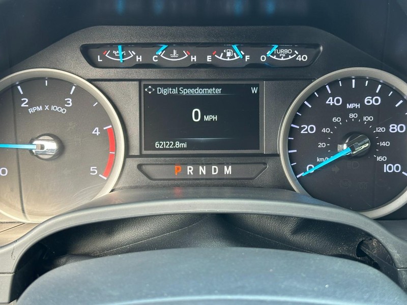 Ford Super Duty F-250 SRW Vehicle Full-screen Gallery Image 19