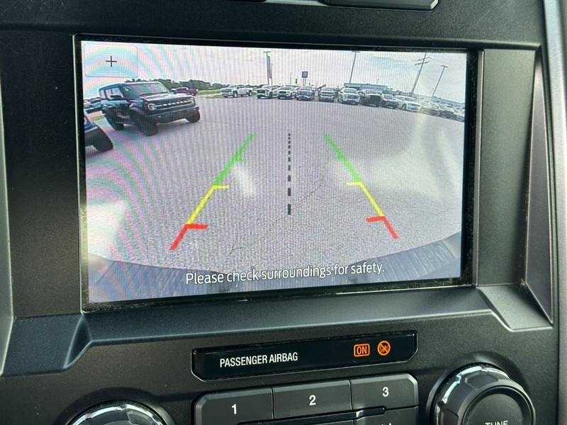 Ford Super Duty F-250 SRW Vehicle Full-screen Gallery Image 20