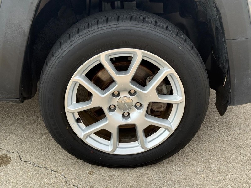 Jeep Renegade Vehicle Full-screen Gallery Image 7