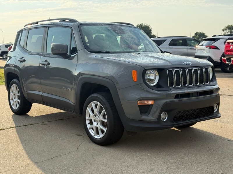Jeep Renegade Vehicle Full-screen Gallery Image 8