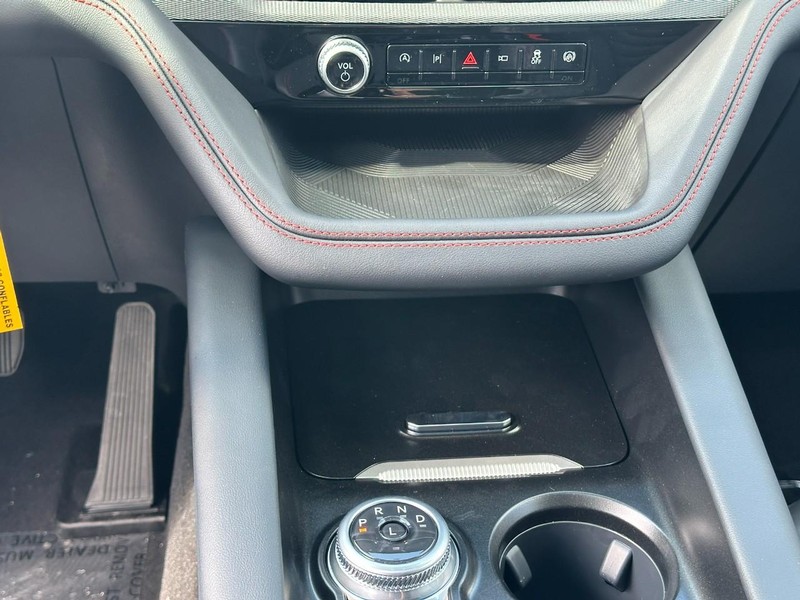 Ford Explorer Vehicle Full-screen Gallery Image 10