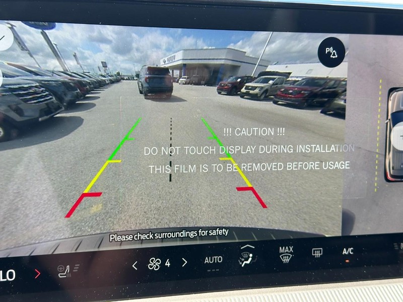 Ford Explorer Vehicle Full-screen Gallery Image 16