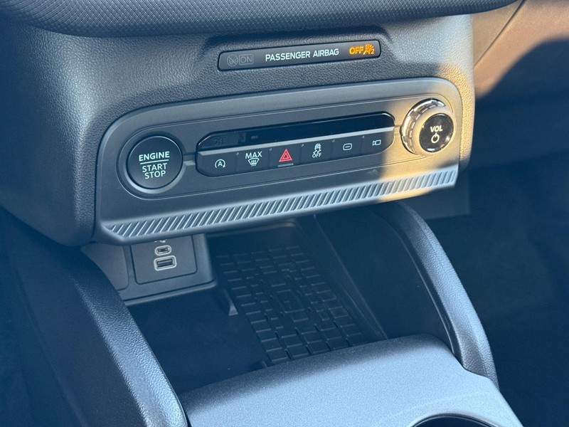 Ford Bronco Sport Vehicle Full-screen Gallery Image 12