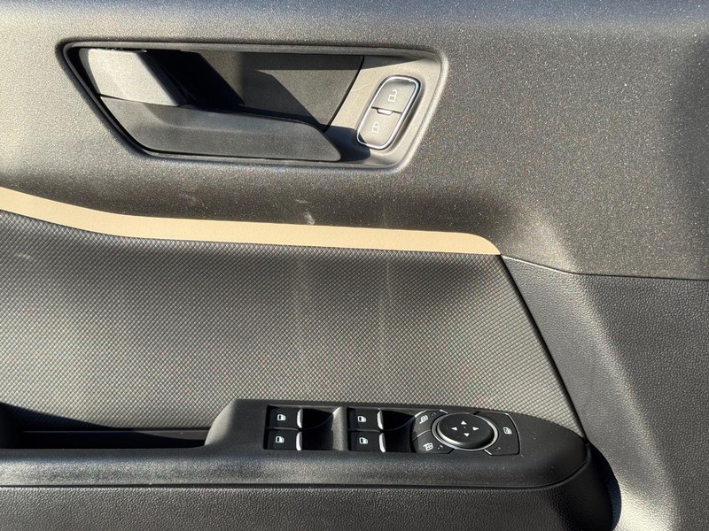 Ford Bronco Sport Vehicle Full-screen Gallery Image 15