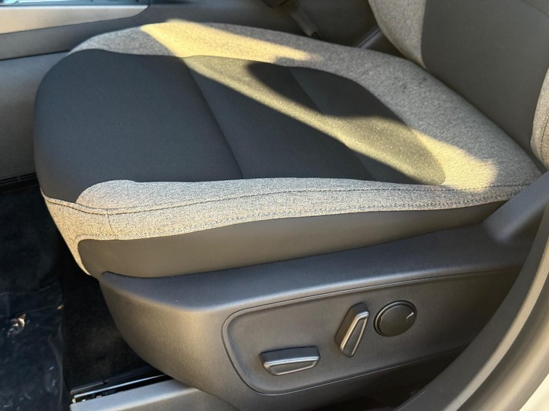 Ford Bronco Sport Vehicle Full-screen Gallery Image 16