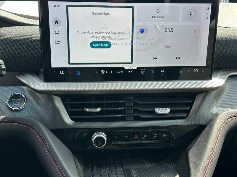 Ford Explorer Vehicle Full-screen Gallery Image 8