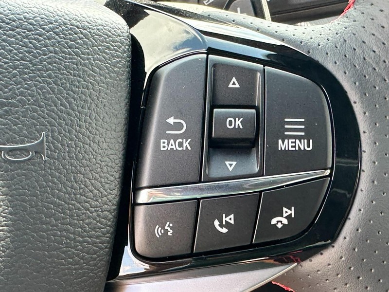 Ford Explorer Vehicle Full-screen Gallery Image 14