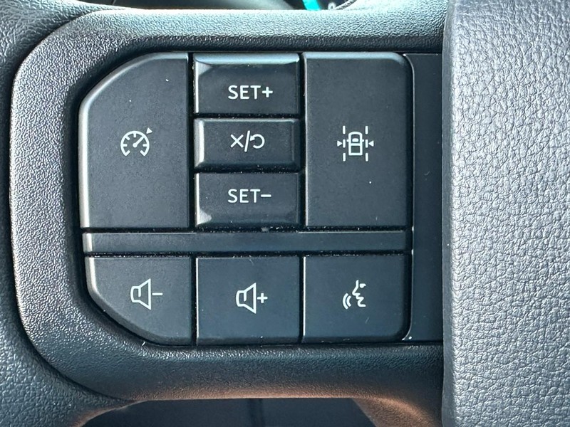 Ford F-150 Vehicle Full-screen Gallery Image 11