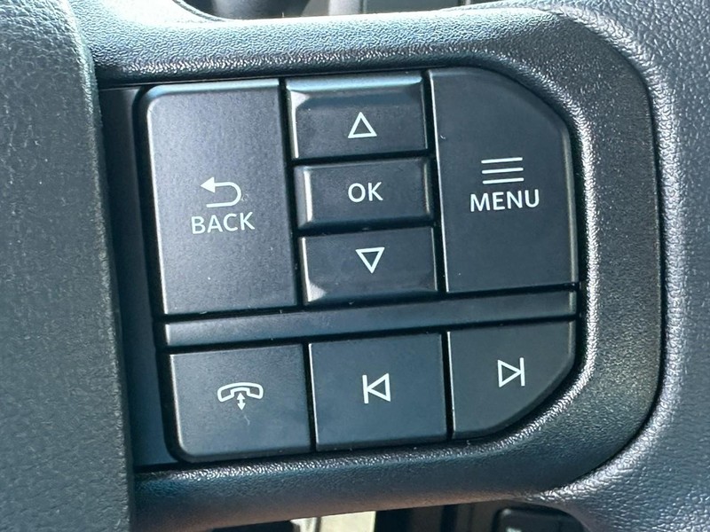 Ford F-150 Vehicle Full-screen Gallery Image 12